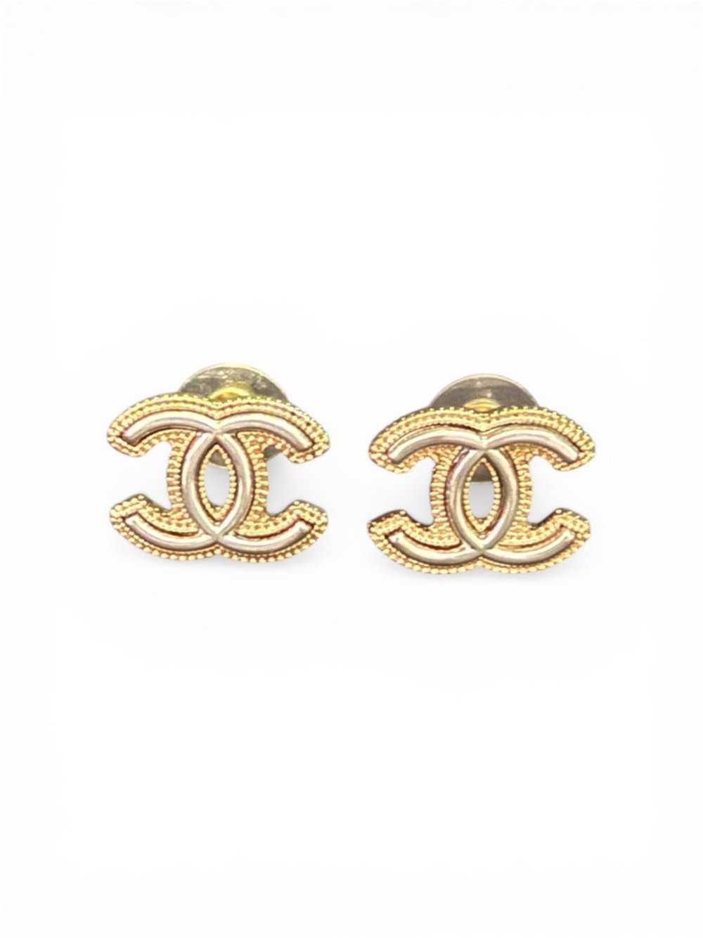 CHANEL Gold Interlocking CC Beaded-Edge Stud Earrings